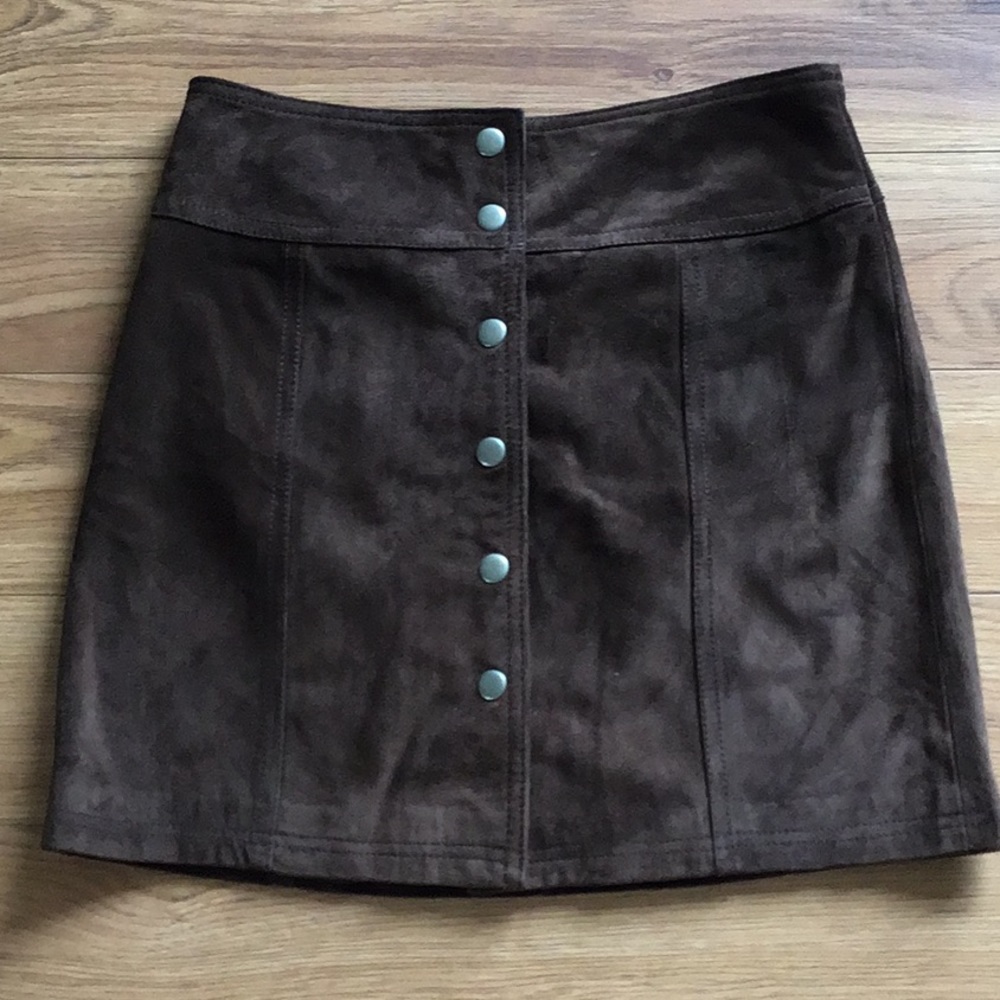 GAP SIZE 4 26X15 SUEDE LEATHER